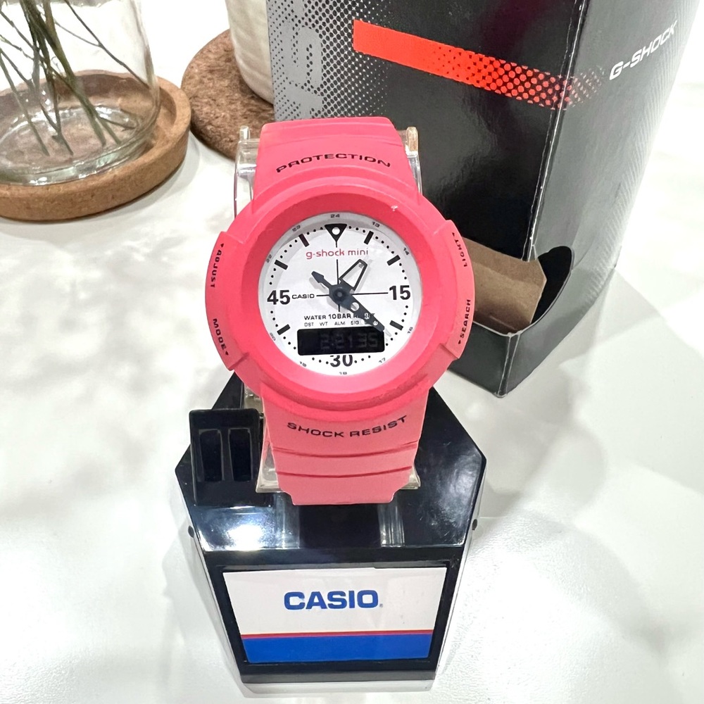 G-Shock Mini Analog Digital - Picture 2 of 5